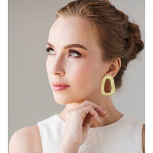 Vintage 1980s Enamel Oval Earrings | Red and Beige Retro Jewelry